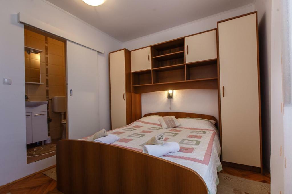 Apartments Maris Раб Екстериор снимка