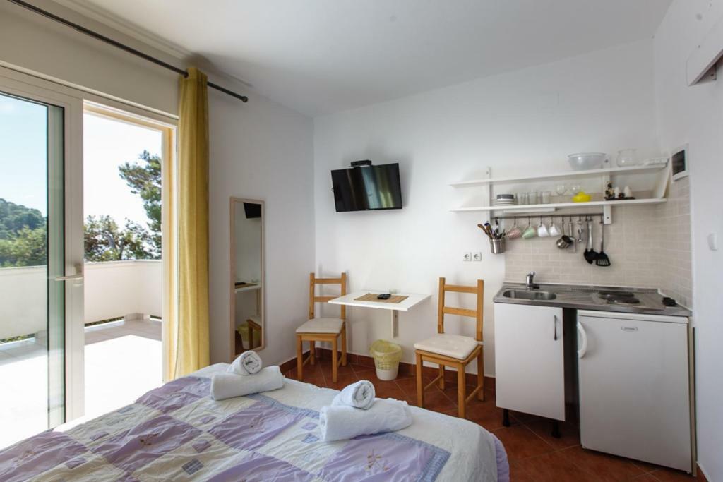Apartments Maris Раб Екстериор снимка